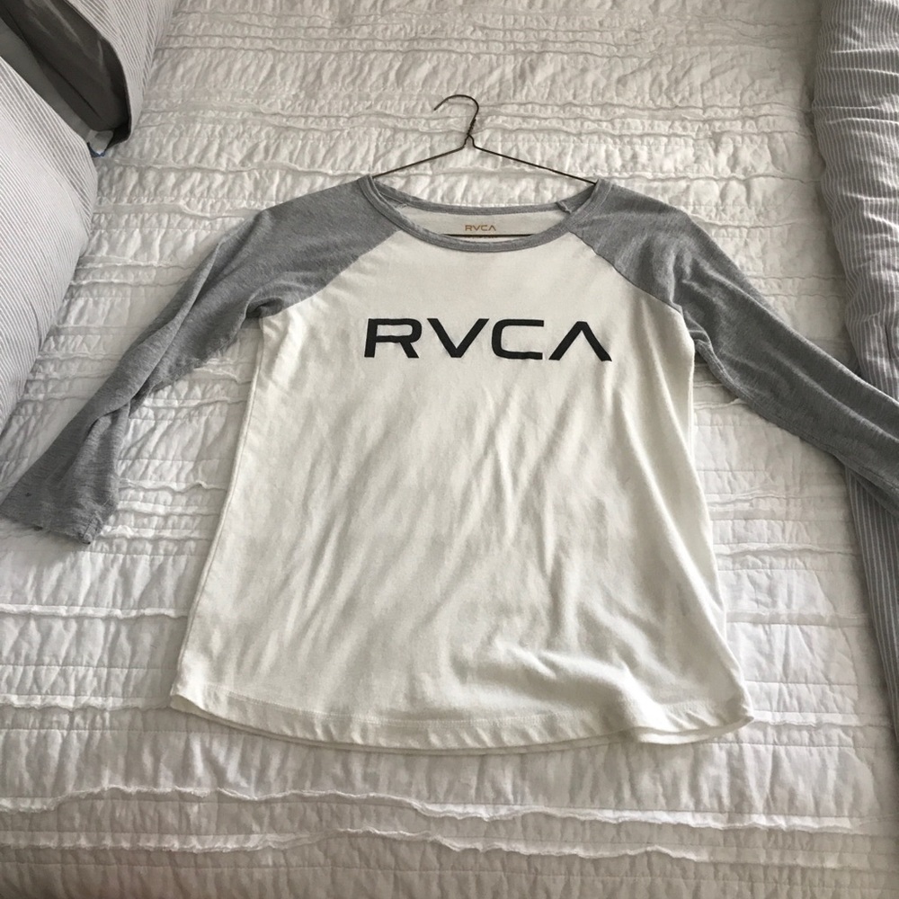 Baseball style tee